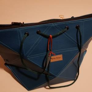 Handtasche im Tangram-Style, Handmade, Unikat aus Kunstleder Bild 4