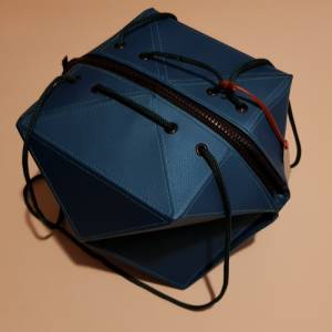 Handtasche im Tangram-Style, Handmade, Unikat aus Kunstleder Bild 5
