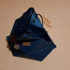 Handtasche im Tangram-Style, Handmade, Unikat aus Kunstleder Bild 8