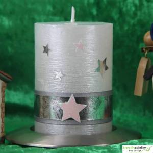 weiße Rustic Weihnachstkerze mit Perlmutt-Oberfläche, Sternen und antik-silbernem Echtwachsband, Weihnachtsdeko Bild 5