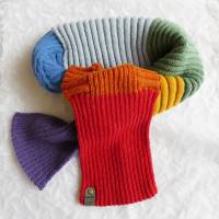Handgestrickter Schal aus Wolle,Alpaka - Geschenk,flauschig,weich,warm,modern,Regenbogenfarben,unisex,rot,grün,blau Bild 1