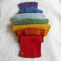 Handgestrickter Schal aus Wolle,Alpaka - Geschenk,flauschig,weich,warm,modern,Regenbogenfarben,unisex,rot,grün,blau Bild 2