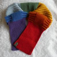 Handgestrickter Schal aus Wolle,Alpaka - Geschenk,flauschig,weich,warm,modern,Regenbogenfarben,unisex,rot,grün,blau Bild 5