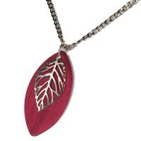 Halskette aus lila rotem Purpleheart Amaranth Holz in Blattform, silberne Edelstahl Panzerkette, farbiger Hingucker Bild 3