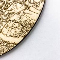 Individueller gravierter Stadtplan - 20 cm Durchmesser - das perfekte Geschenk aus Holz für jeden Anlass Bild 2