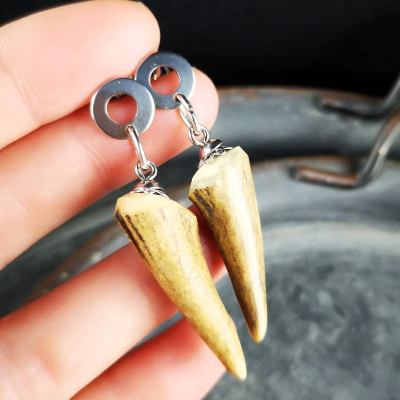 1 Paar Ohrringe, Edelstahl und Horn, Auswahl