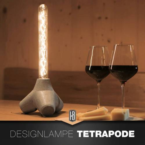 Handgefertigte Lampe aus Beton im Tetrapod Style inklusive Edison LED Röhre