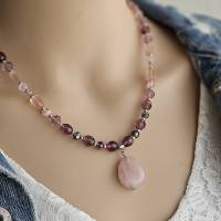 Perlenkette mit Rosenquarz Anhänger, Edelsteinkette Rosenquarz, Damenkette kurz Bild 1