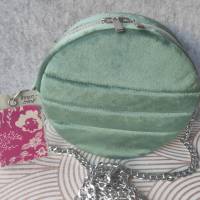 Unikat! Runde Handtasche / Umhängetasche Smaragdgrüner Samt mit schöner Steppung Bild 6