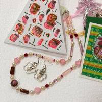 Set Kette Rosenquarz und Ohrringe Perlen weiß in Geschenkverpackung Geschenk Bild 2