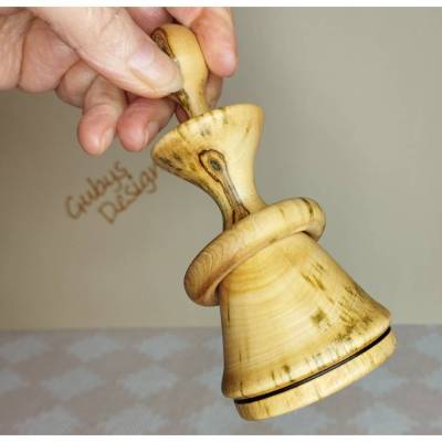 Weihnachts - Glocke aus Holz ergibt auch Töne - mit Holzbutter behandelt und in einem Stück gefertigt