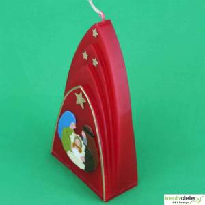Rote Formenkerze Kuppelmotiv mit Heiliger Familie, Weihnachtskerze mit Maria, Josef und dem Jesuskind in der Krippe Bild 5