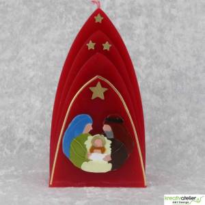 Rote Formenkerze Kuppelmotiv mit Heiliger Familie, Weihnachtskerze mit Maria, Josef und dem Jesuskind in der Krippe Bild 8