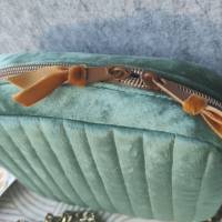 Unikat! Eckige Handtasche / Umhängetasche Smaragdgrüner Samt mit schöner Steppung Bild 5