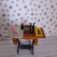 Miniatur Nähmaschine zur Dekoration oder zum Basteln Puppenhaus Wichteltür Geschenke Bild 1