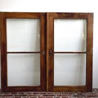 braunes Vintage Holzfenster mit 2 Glasscheiben Bild 1