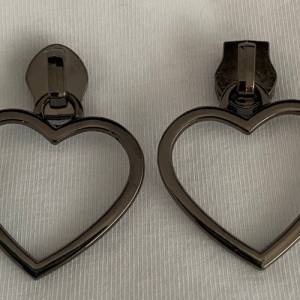 Zipper Heart2, breit, mittlere Größe, gunmetal / Schieber für Reißverschlüsse mit Spiralraupe Bild 2