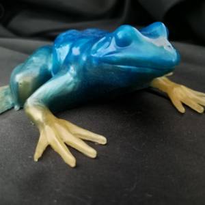 Frosch 3D Figur Statue blau türkis gold aus Resin Epoxidharz Bild 1