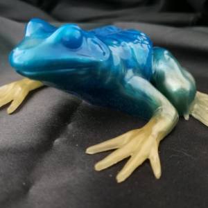 Frosch 3D Figur Statue blau türkis gold aus Resin Epoxidharz Bild 2