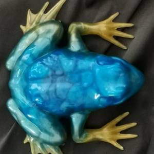 Frosch 3D Figur Statue blau türkis gold aus Resin Epoxidharz Bild 5