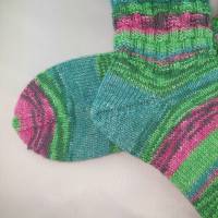 Socken Größe 38/39, handgestrickt, Grün Pink Stricksocken Bild 5