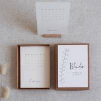 Tischkalender | Kalender 2024 | Kalender mit Kartenhalter aus Holz | Weihnachtsgeschenk | Mini Kalender | Schreibtisch Bild 2