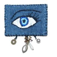 Stoffbrosche Auge Blue Anstecknadel handgestickt auf Jeans Textilschmuck upcycling Bild 1