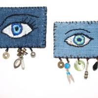 Stoffbrosche Auge Blue Anstecknadel handgestickt auf Jeans Textilschmuck upcycling Bild 5