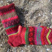 Bunte Socken Grün Gr. 41/42 - gestrickte Socken in nordischen Fair Isle Mustern Bild 1