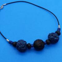 Halskette Lava 2, blau schwarz, Lederkette, Collier, Statementkette, griechische Keramikperlen, Handmade, Schmuck Bild 2