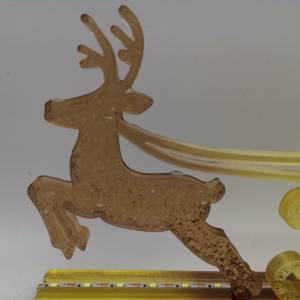 3D Weihnachtsdekoration Weihnachtsmann Santa Clause mit Rentier mit LED Leiste aus Resin Epoxidharz in transparent braun Bild 2