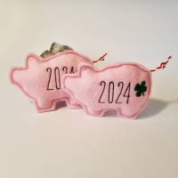 Rosa Glücksschweinchen aus Filz "2024 - Klee" von he-ART by helen hesse Bild 7