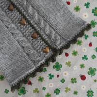 Strickjacke für Mädchen ab Größe 50/56 bis Größe 92/98 grau grün Trachtenjacke Babyjacke Pullover Taufkleidung Mädchen Bild 6