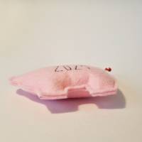 Rosa Glücksschweinchen aus Filz "2024 - Herz" von he-ART by helen hesse Bild 4