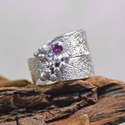 Salbeiblatt-Ring aus 999 Feinsilber mit Zirkonia und Swarovski  - Größe 50 - handgemacht