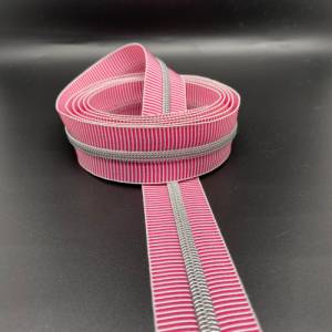 Reißverschluss „Silver Stripes“, breit, pink-weiß / Endlosreißverschluss mit metallisierter Kunststoffraupe / Meterware Bild 4