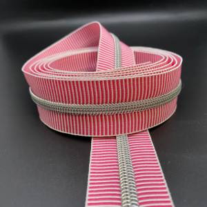Reißverschluss „Silver Stripes“, breit, pink-weiß / Endlosreißverschluss mit metallisierter Kunststoffraupe / Meterware Bild 6