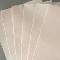 Handgeschöpftes Papier, 6 Blatt, ca. A4, lachsfarbenes Büttenpapier geeignet als Malpapier und Schreibpapier Bild 1