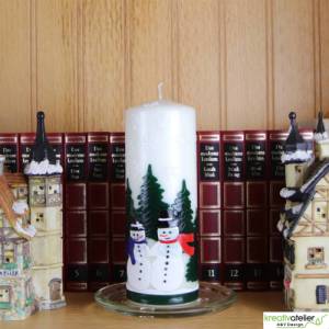Handverzierte Winterkerze mit 3D-Schneemännern und Tannenwald, Gemütlicher Kerzenschein für Wintertage, Lange Brenndauer Bild 4