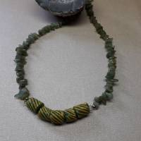 Halskette Serpentin/Jade mit afrikanischen Glasperlen – olivgrün Bild 2