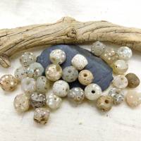 10 alte weiße Skunk Perlen mit Mängeln - milchig weiße venezianische Handelsperlen - Augenperlen B Ware Bild 1