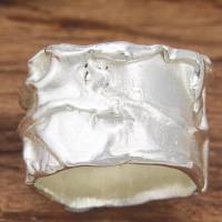 Ungewöhnlicher, breiter Ring aus Silber mit strukturierter Oberfläche Bild 5