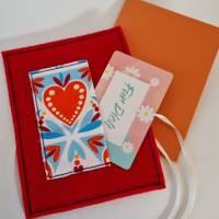 Gutscheinhülle und Blanco-Klappkarte - klein in rot "Herz" - mit Fach für Gutscheine in Scheckkartengröß Bild 4