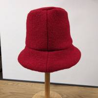 Genähter Hut aus Walkwolle mit Pünktchenmuster Bild 3