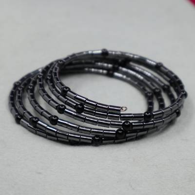 mehrreihiger Wickel -Armreif mit aus Hämatit und Onyx