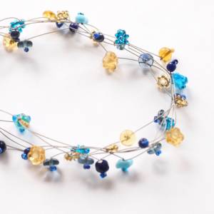 Fünf-reihiges duftig leichtes Collier aus Glas Blüten und Perlen in blau türkis und honig Farbtönen mit 925 Silber Bild 8