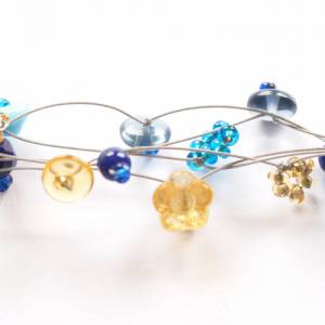 Fünf-reihiges duftig leichtes Collier aus Glas Blüten und Perlen in blau türkis und honig Farbtönen mit 925 Silber Bild 9