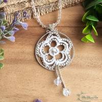 Halskette Enea, Weiße Blume, Kettenanhänger, Hochzeit, besonderer Anlass Bild 2