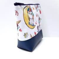 Kinder Kulturbeutel oder Windeltasche personalisiert, Kindertasche mit Namen und Einhorn Motiv Bild 3