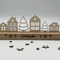 Winterliche Häuserstadt, Häuser aus Holz, Winterzauber, Adventszeit, Geschenk zu Weihnachten, personalisierbar Bild 8